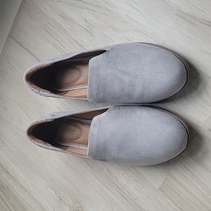 Universal Thread loafers